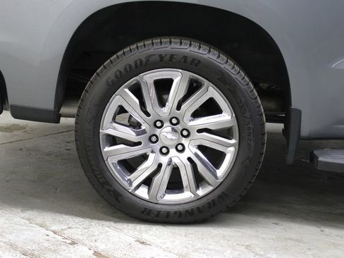 Used 2019 Chevrolet Silverado 1500 High Country w/ High Country Premium Package image 36