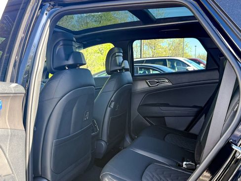 New 2026 Kia Sportage X-Line w/ X-Line Premium Package AWD/4WD image 18