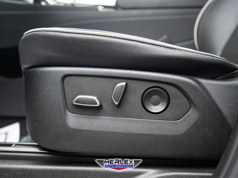 Used 2022 Cadillac Escalade ESV Premium Luxury image 43