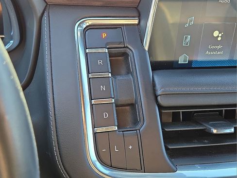 Used 2024 Chevrolet Tahoe LT image 30