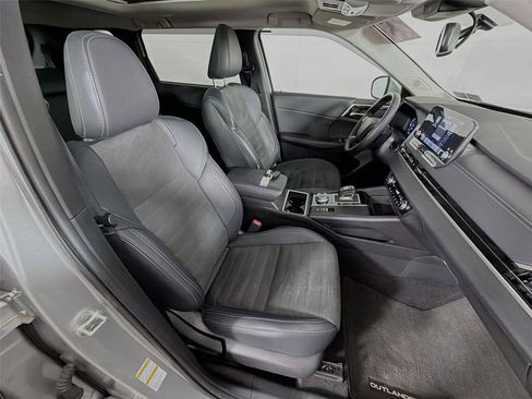 Used 2023 Mitsubishi Outlander SE AWD/4WD image 31