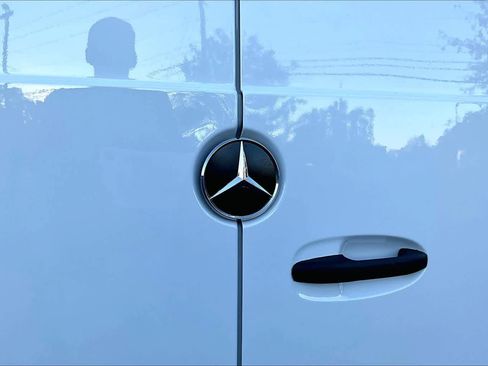 Used 2023 Mercedes-Benz Sprinter 2500 image 9