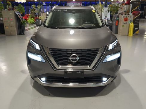 Used 2022 Nissan Rogue Platinum w/ Head-Up Display Package AWD/4WD image 3