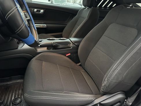 Used 2016 Ford Mustang V6 image 8