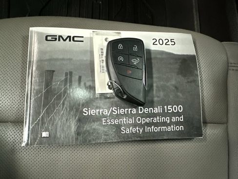 Used 2025 GMC Sierra 1500 SLT w/ SLT Premium Plus Package AWD/4WD image 38