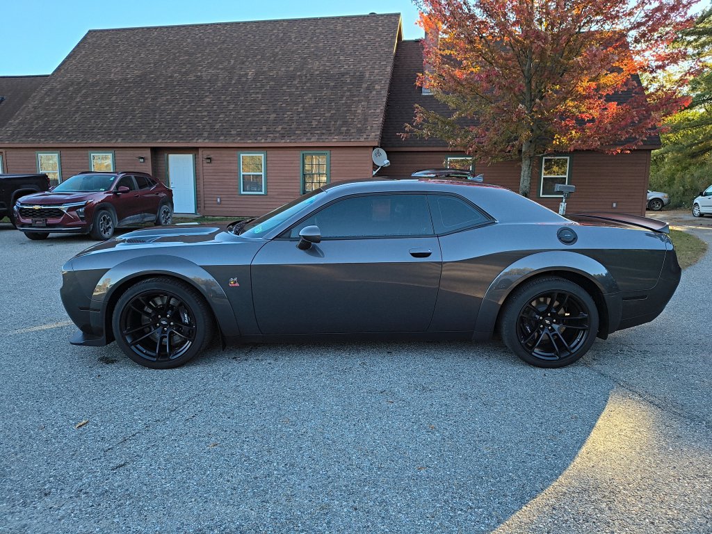 Used 2021 Dodge Challenger R/T Scat Pack RWD image 2
