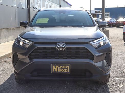 Used 2025 Toyota RAV4 XLE AWD/4WD image 2