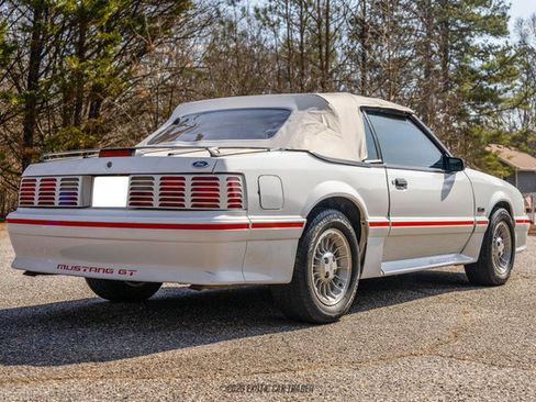 Used 1987 Ford Mustang GT RWD image 17
