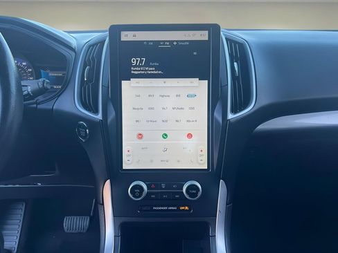 Used 2023 Ford Edge SEL image 15