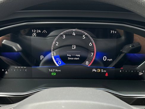 Used 2023 Volkswagen Jetta Sport image 21