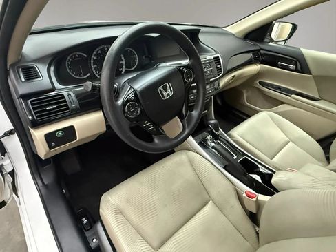 Used 2017 Honda Accord LX image 15