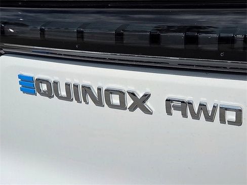 New 2026 Chevrolet Equinox EV LT image 12