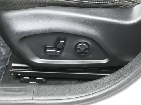 Used 2020 Jeep Compass Latitude FWD image 12