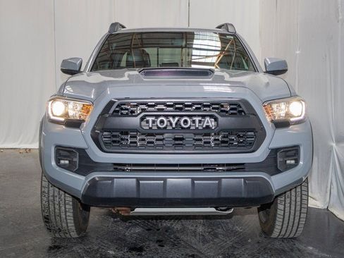 Used 2017 Toyota Tacoma SR5 image 2