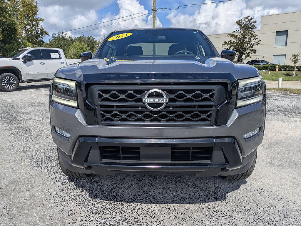 Used 2023 Nissan Frontier SV w/ Midnight Edition Package RWD image 9