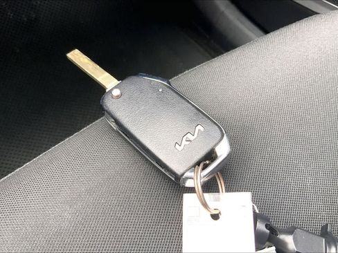 Used 2024 Kia Sportage LX FWD image 13
