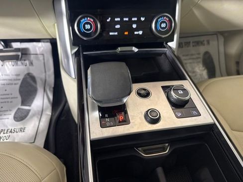 Used 2023 Land Rover Range Rover SE image 34