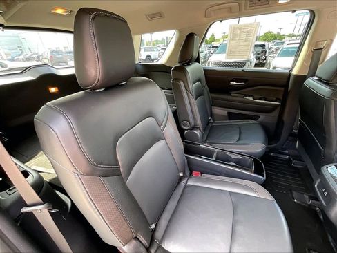 Used 2023 Nissan Pathfinder SL w/ SL Premium Package AWD/4WD image 15