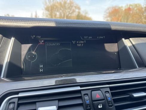 Used 2014 BMW 750i image 19