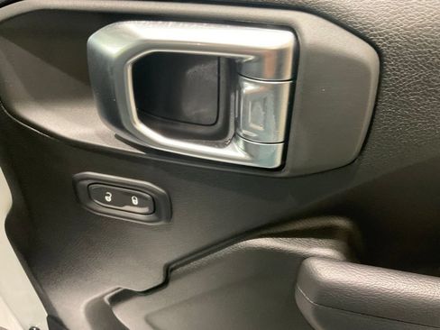 Used 2025 Jeep Wrangler Unlimited Sport AWD/4WD image 13