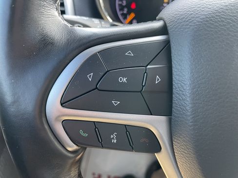 Used 2021 Jeep Grand Cherokee Laredo X image 15