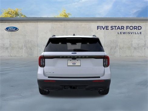 New 2026 Ford Explorer Active image 7