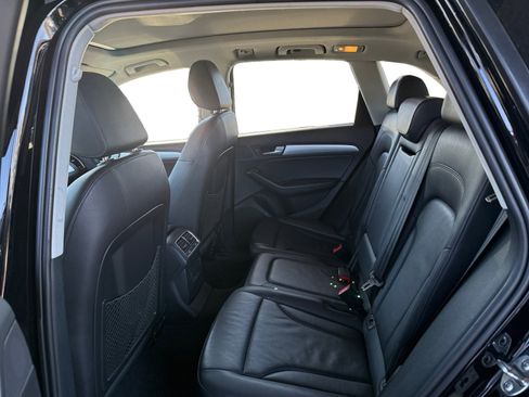 Used 2017 Audi Q5 2.0T Premium image 11