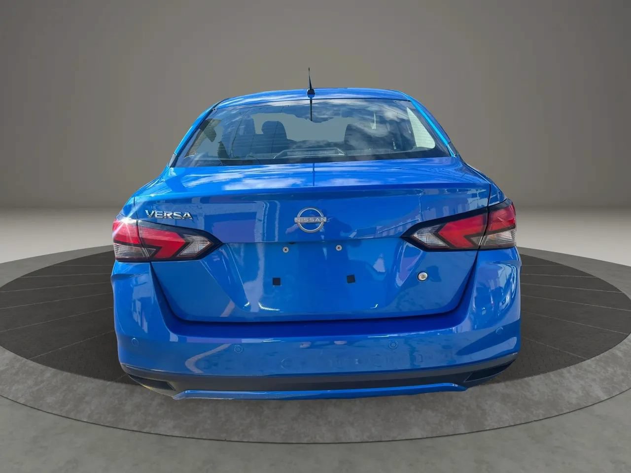 Used 2024 Nissan Versa S w/ S Plus Package FWD image 4