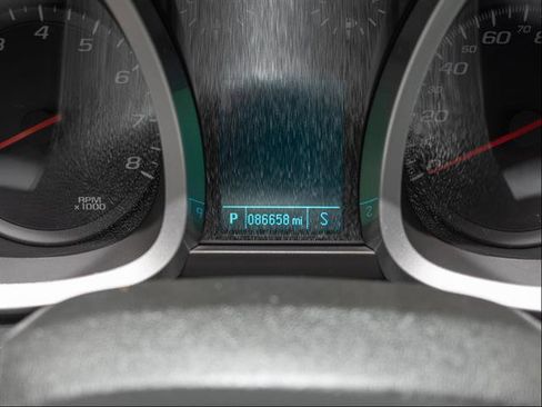 Used 2012 Chevrolet Equinox LT w/ Driver Convenience Package image 3