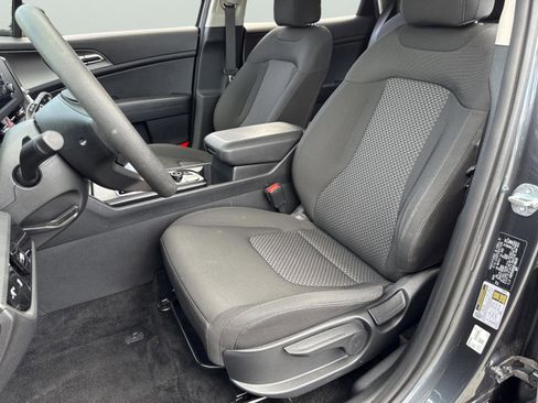 Certified 2024 Kia Sportage LX image 13