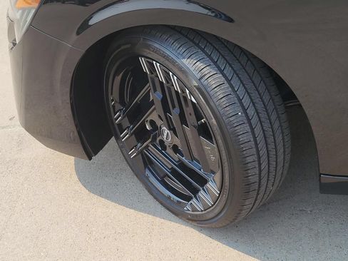 New 2027 Nissan Sentra SR w/ SR All Weather Package FWD image 9