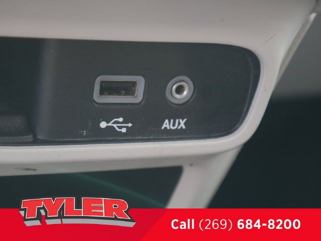 Used 2017 Chrysler Pacifica LX FWD image 29