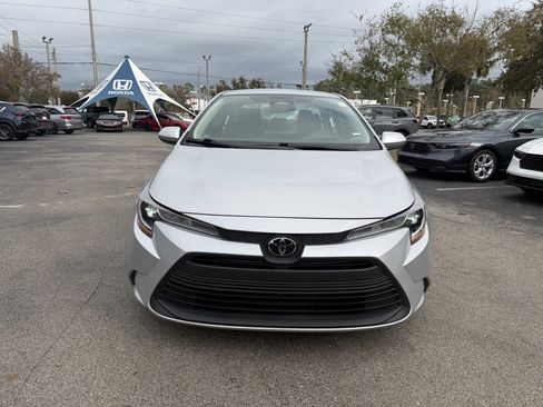 Used 2024 Toyota Corolla LE image 2