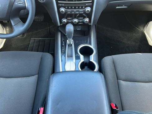 Used 2020 Nissan Pathfinder S FWD image 16