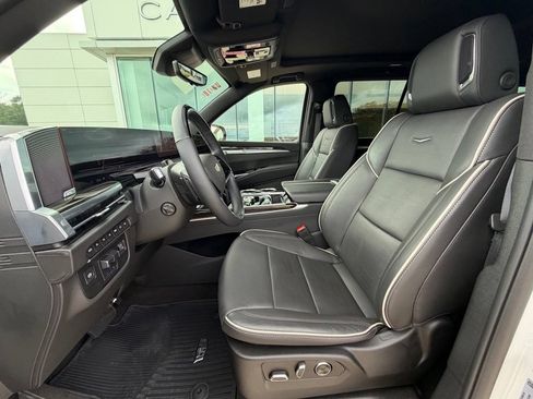 Used 2025 Cadillac Escalade Premium Luxury w/ Touring Package AWD/4WD image 10