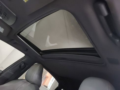 Used 2019 Toyota Avalon Touring w/ Advanced Safety Package image 12