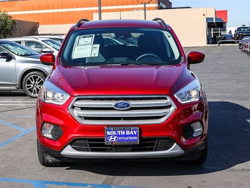 Used 2019 Ford Escape SEL image 2