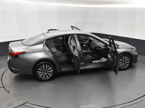 Used 2025 Nissan Altima 2.5 SV FWD image 6