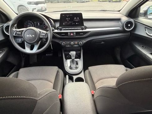 Used 2023 Kia Forte LXS w/ LXS Technology Package FWD image 3