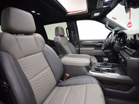 Used 2023 Chevrolet Silverado 1500 ZR2 image 17