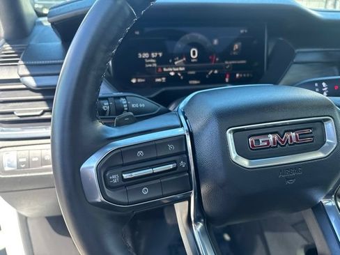 Used 2025 GMC Acadia Elevation w/ Elevation Premium Package AWD/4WD image 17