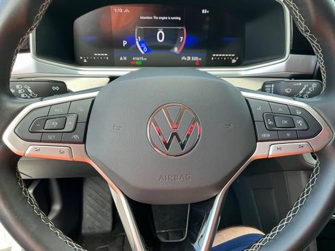 Used 2025 Volkswagen Taos SE AWD/4WD image 27