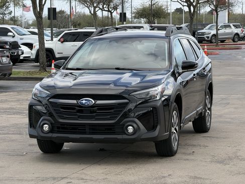 Used 2023 Subaru Outback Premium image 5