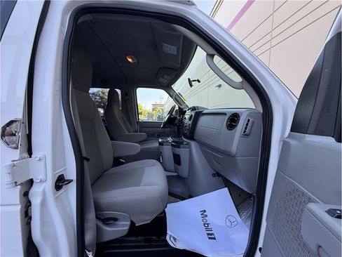 Used 2014 Ford E-150 and Econoline 150 Wagon image 42