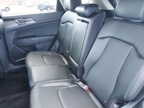 Used 2025 Kia Sportage EX FWD image 28