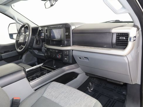 Used 2023 Ford F450 XLT w/ FX4 Off-Road Package image 38