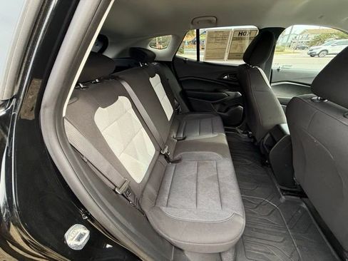 Used 2024 Chevrolet Trax LS w/ LS Convenience Package image 12
