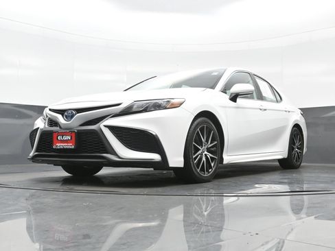 Used 2024 Toyota Camry SE w/ Audio Upgrade Package FWD image 30