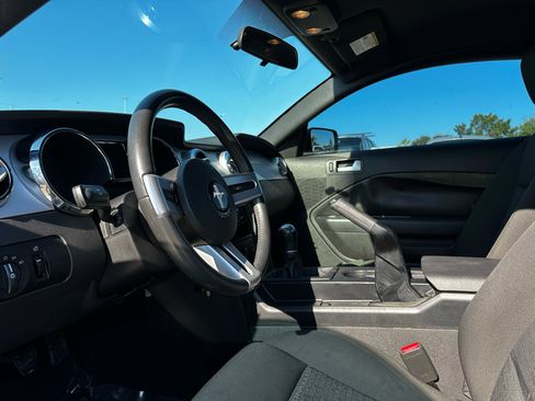 Used 2005 Ford Mustang Coupe image 21