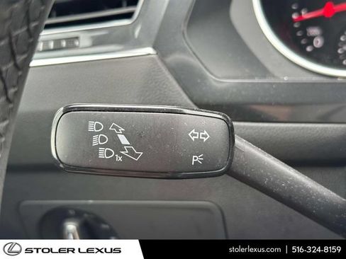 Used 2020 Volkswagen Tiguan SE AWD/4WD image 34